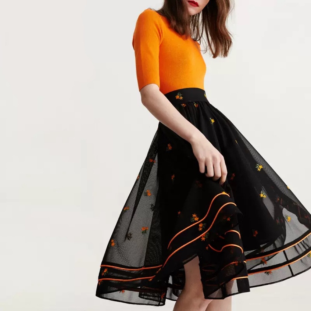 DPLAY European and American Black Bottom Orange Embroidered High Waist Umbrella